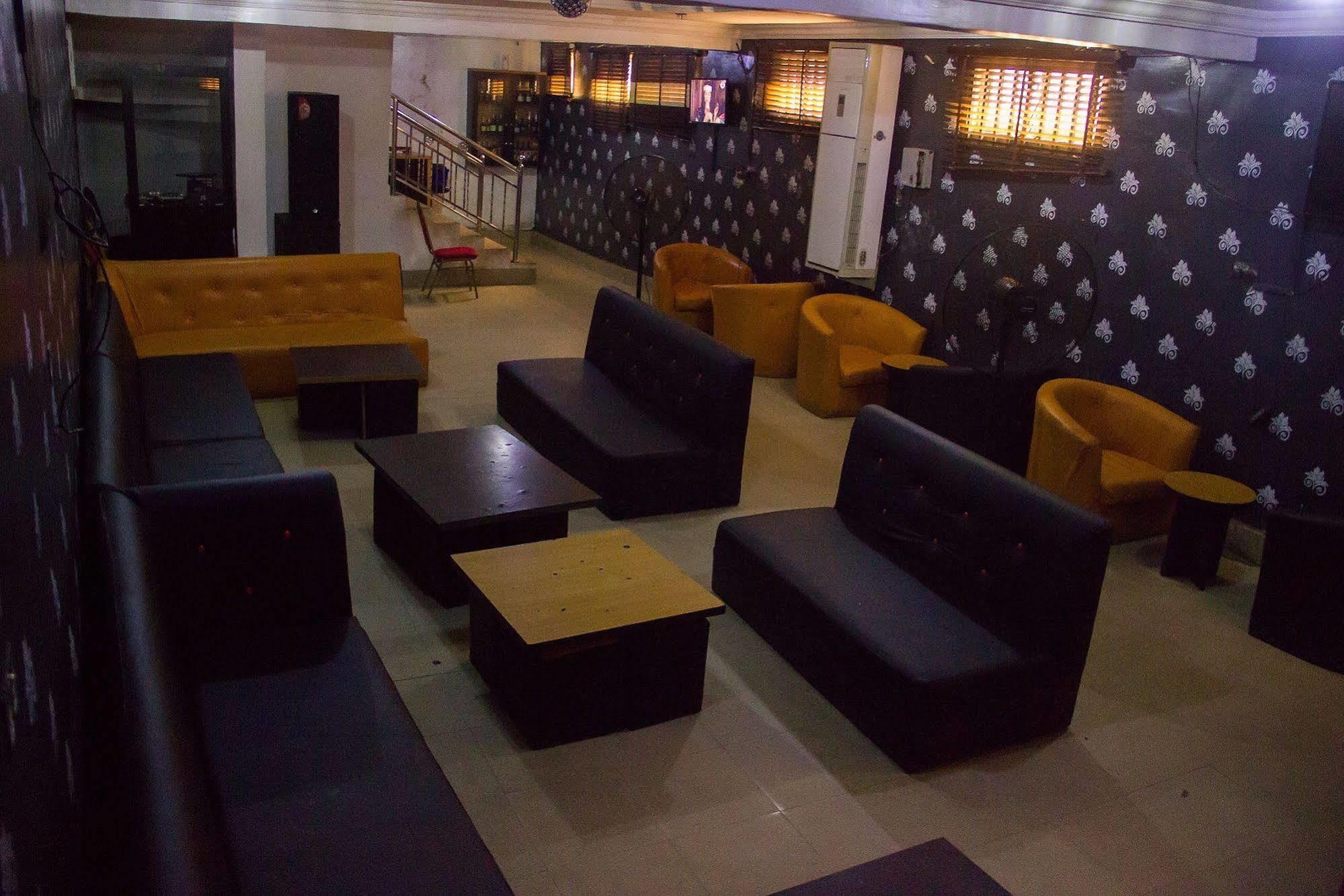 Glasshouse Hotel And Suites Lagos Extérieur photo